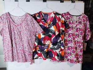 lot 68266 image: APPEARS NEW - Landau, Fundamentals and Peaches Medical Scrub Top Bundle (Size 2XL) 3 Pack