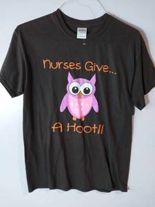 lot 68269 image: APPEARS NEW - Nurses Give A Hoot Owl T-Shirt (Size Medium)