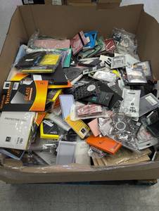 Bulk Lot Phone Cases, Tablet Cases & Protective Covers  - Retail: $1,300