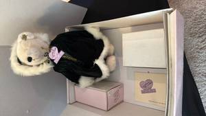 lot 1003 image: Annette Funicello collectible bears with box
