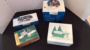 lot 1028 image: Department 56 accessories