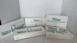 lot 1060 image: Department 56 Village White Picket Fence Set
