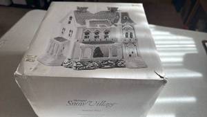 lot 1084 image: Department 56 Snow Village Ramsey Hill House