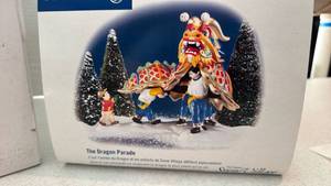 lot 1088 image: Department 56 Snow Village Boulder Springs House and Dragon Parade