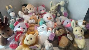 lot 1132 image: Precious moments stuffed animals