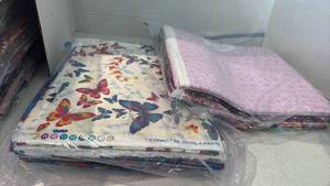 lot 1211 image: Fabric