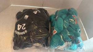 lot 1275 image: Premium pro bears