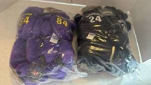 lot 1276 image: Premium pro bears