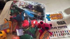 lot 1279 image: Grateful Dead bean bear collectibles