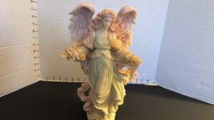 lot 1403 image: Seraphim Classics Alyssa Natures Angel