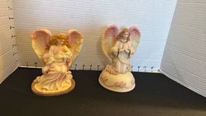 lot 1451 image: Seraphim Classics Hannah always near and Iris the rainbows end music box