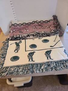 lot 1460 image: Two throw blankets