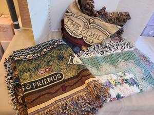 lot 1469 image: 3 throw blankets