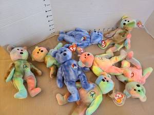 lot 1474 image: Ty peace beanies