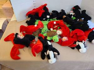 lot 1477 image: Ty beanies