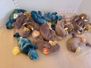 lot 1481 image: Ty beanies