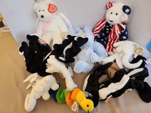 lot 1487 image: Ty beanies