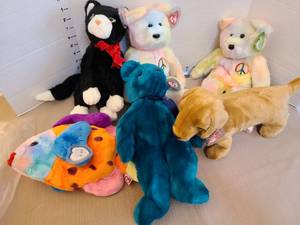 lot 1493 image: Ty beanies