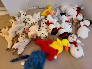 lot 1498 image: Ty beanies