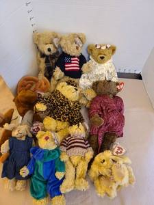 lot 1504 image: Ty beanies