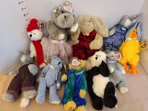 lot 1506 image: Ty beanies