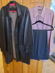 lot 1512 image: Mens Bostonian leather coat XLT, dress shirt 1836, slacks 3632