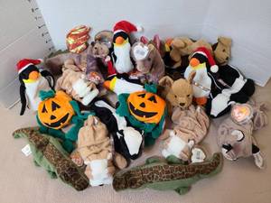 lot 1601 image: Ty beanies