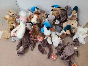 lot 1613 image: Ty beanies