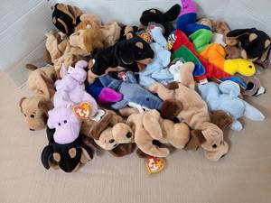 lot 1618 image: Ty beanies