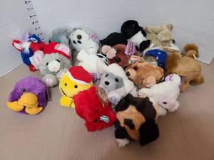 lot 1628 image: Puffkins