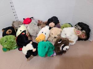 lot 1635 image: Puffkins