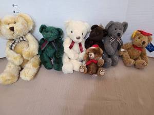 lot 1639 image: Russ bears