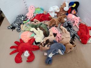 lot 1643 image: Ty beanies