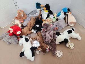 lot 1650 image: Ty beanies