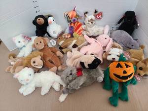 lot 1653 image: Ty beanies