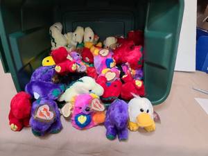 lot 3010 image: Puffkins in cracked tote