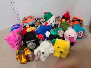 lot 3011 image: Puffkins