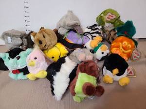 lot 3013 image: Puffkins