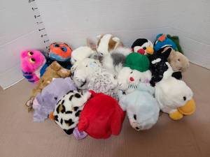 lot 3016 image: Puffkins