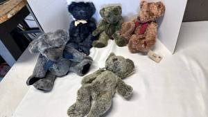 lot 3325 image: Stuffed bears some with coa