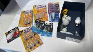 lot 3337 image: Lightbulbs