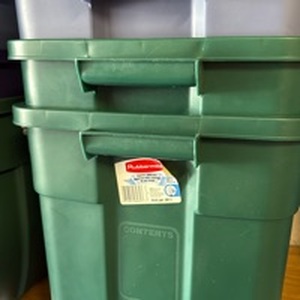 lot 3405 image: 3 Rubbermaid tubs with lids