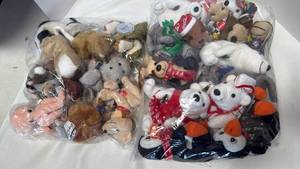 lot 3407 image: Coca Cola beanies