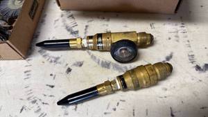 lot 3508 image: Valves for helium tanks new in box