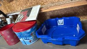 lot 3516 image: Self stick platters, plastic tray appears new and tin