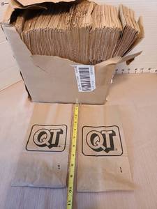 lot 7016 image: Kraft paper QT bags