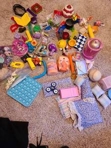 lot 7025 image: Toys