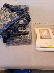 lot 7035 image: Fringed rod pocket swag valances, total of 6,  80x25, plus one sheer rod pocket panel 55x84