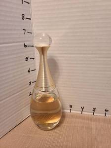 lot 7048 image: Christian Dior Jadore eau de perfum