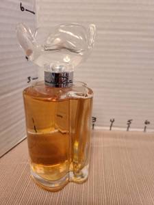 lot 7049 image: Oscar de la Renta eau de perfum